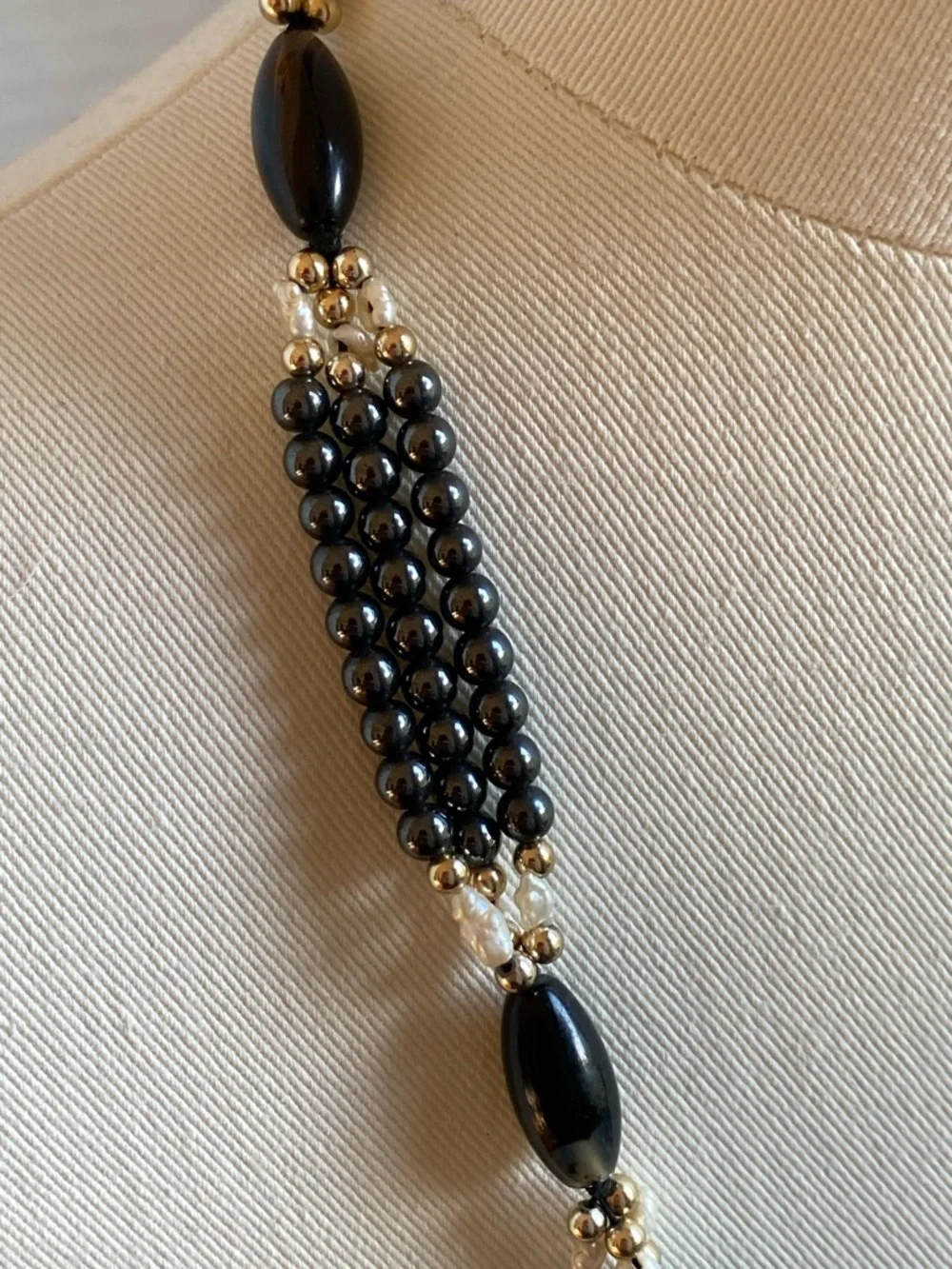 VTG 70s Multi-Strand Liquid Hematite Banded Agate Necklace | Silk Strung | 28" - Picture 9 of 16